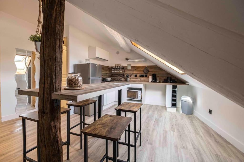 Cocon Sous Les Toits Apartamento Albertville Exterior foto